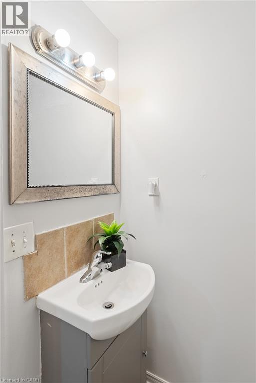 63 HAGAN Avenue - 38