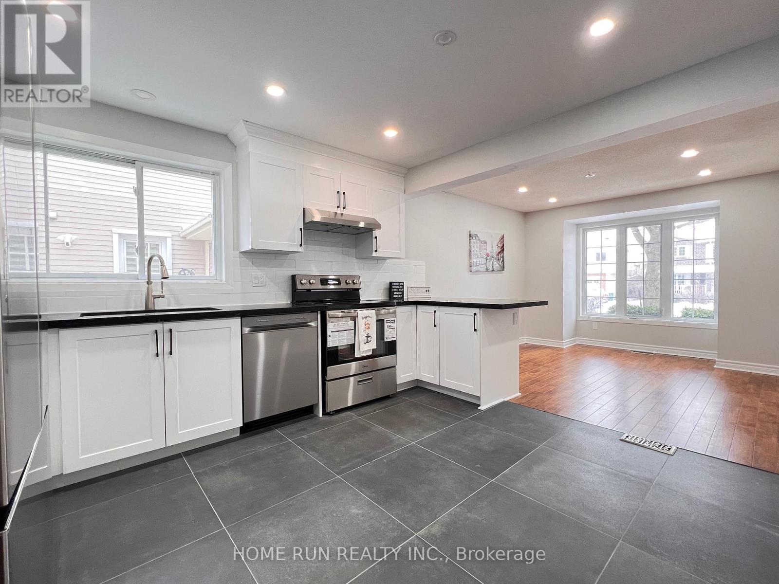 184 PINETRAIL CRESCENT - 12
