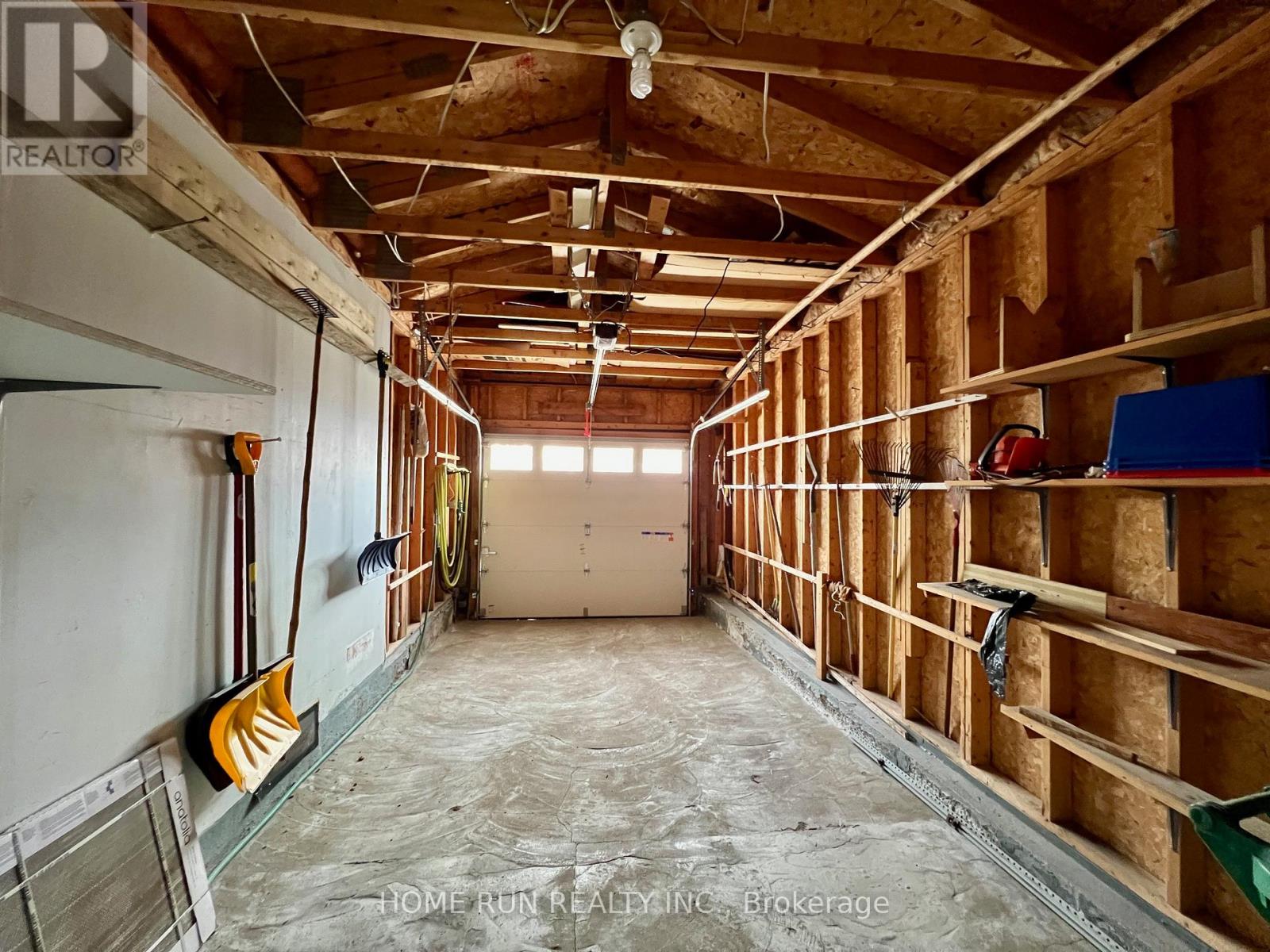 184 PINETRAIL CRESCENT - 29