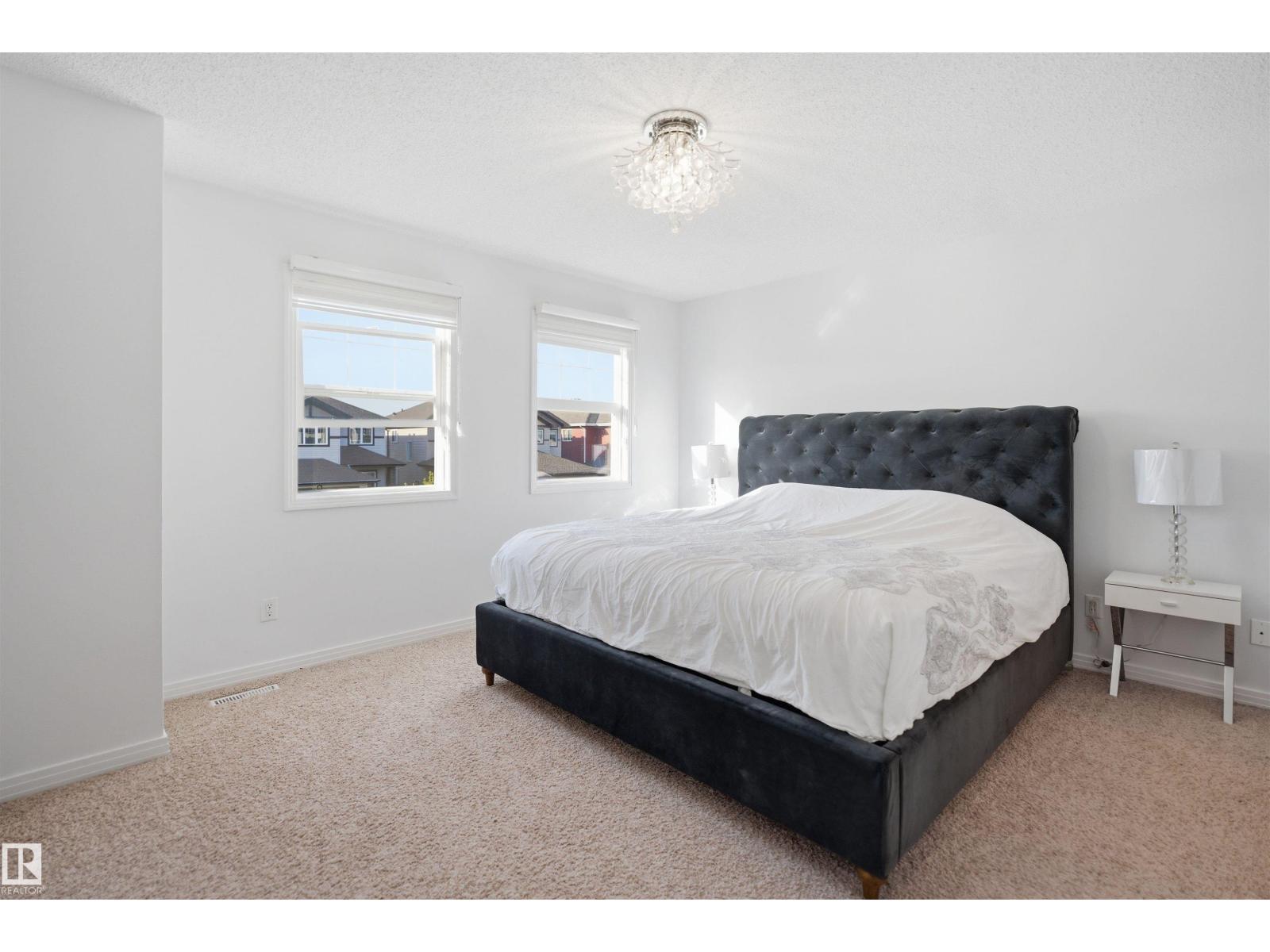 1453 HAYS WY NW, Edmonton