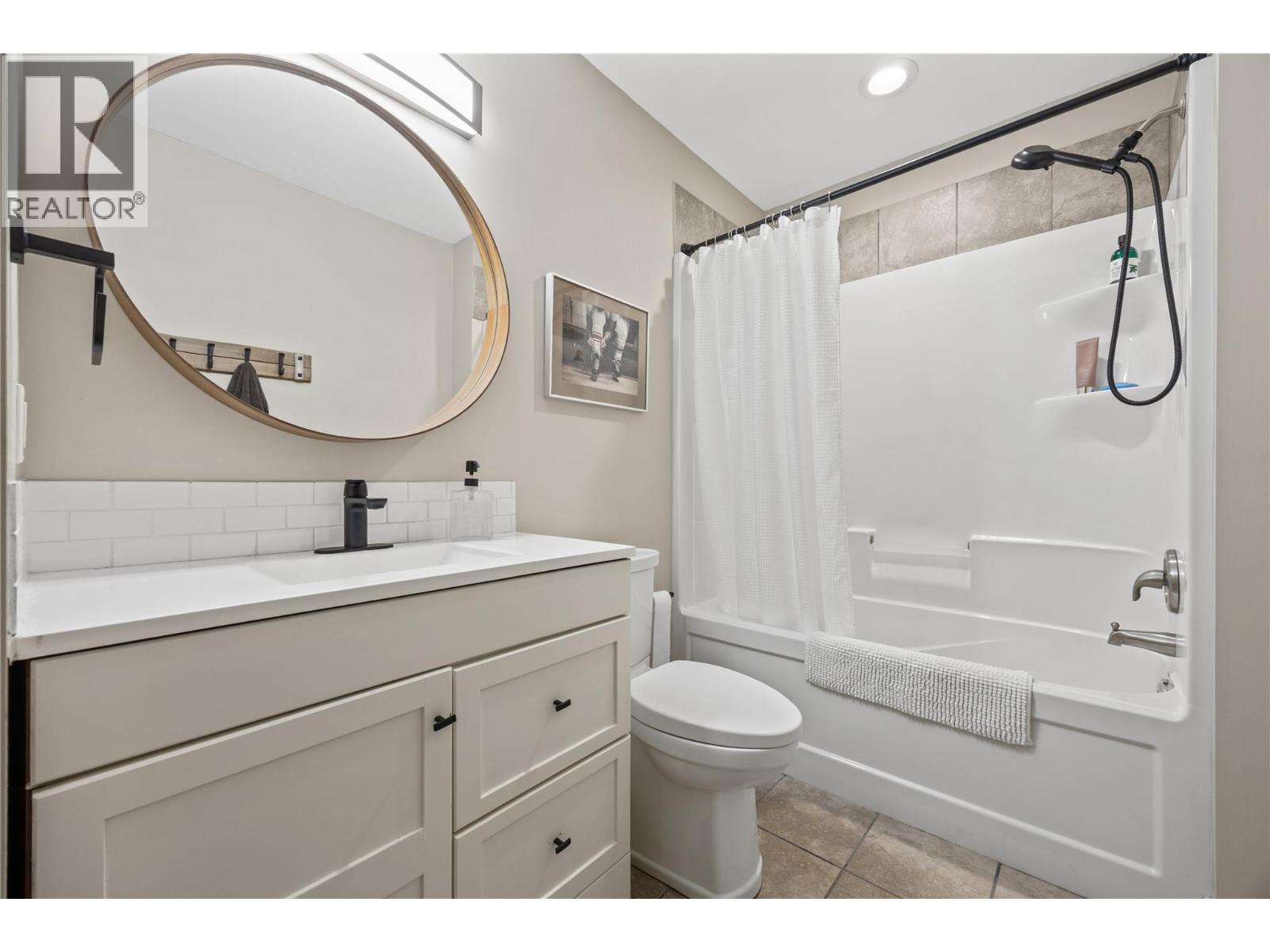  3188 Saddleback Place, West Kelowna