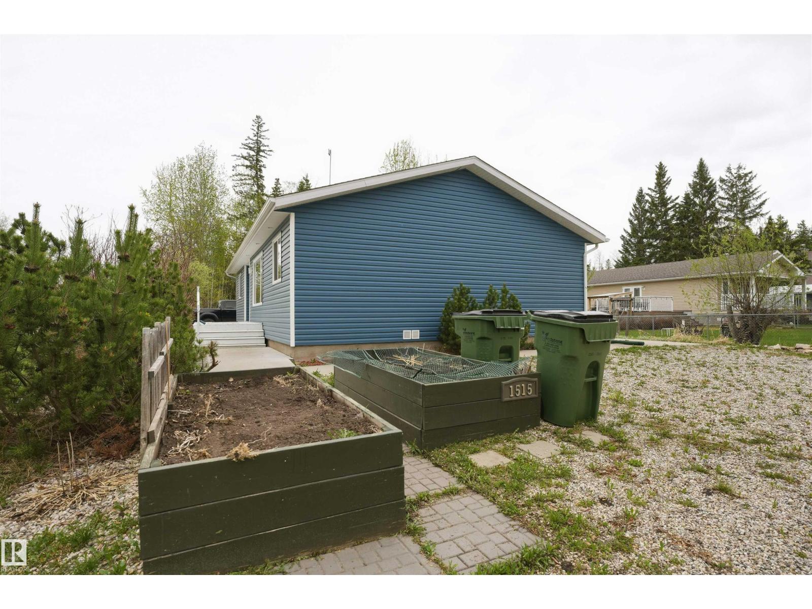 1515 Marine DR - 29