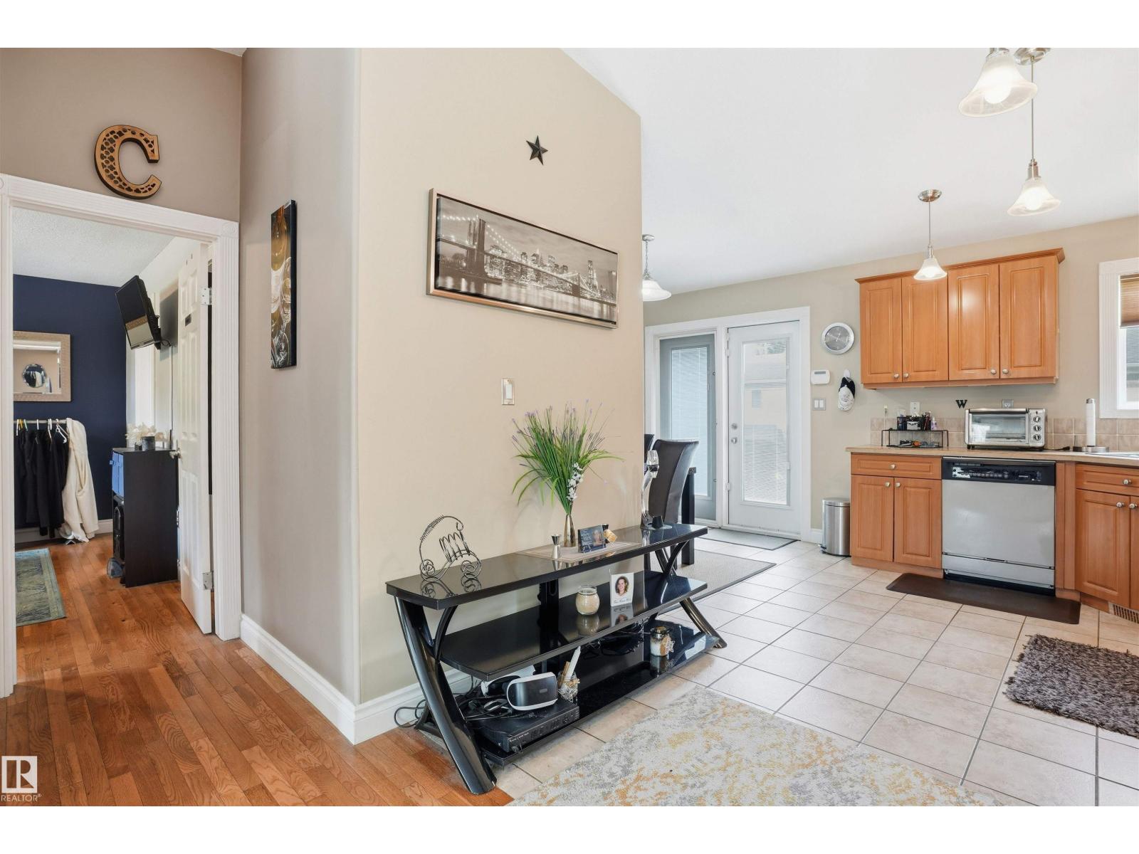 1515 Marine DR - 9