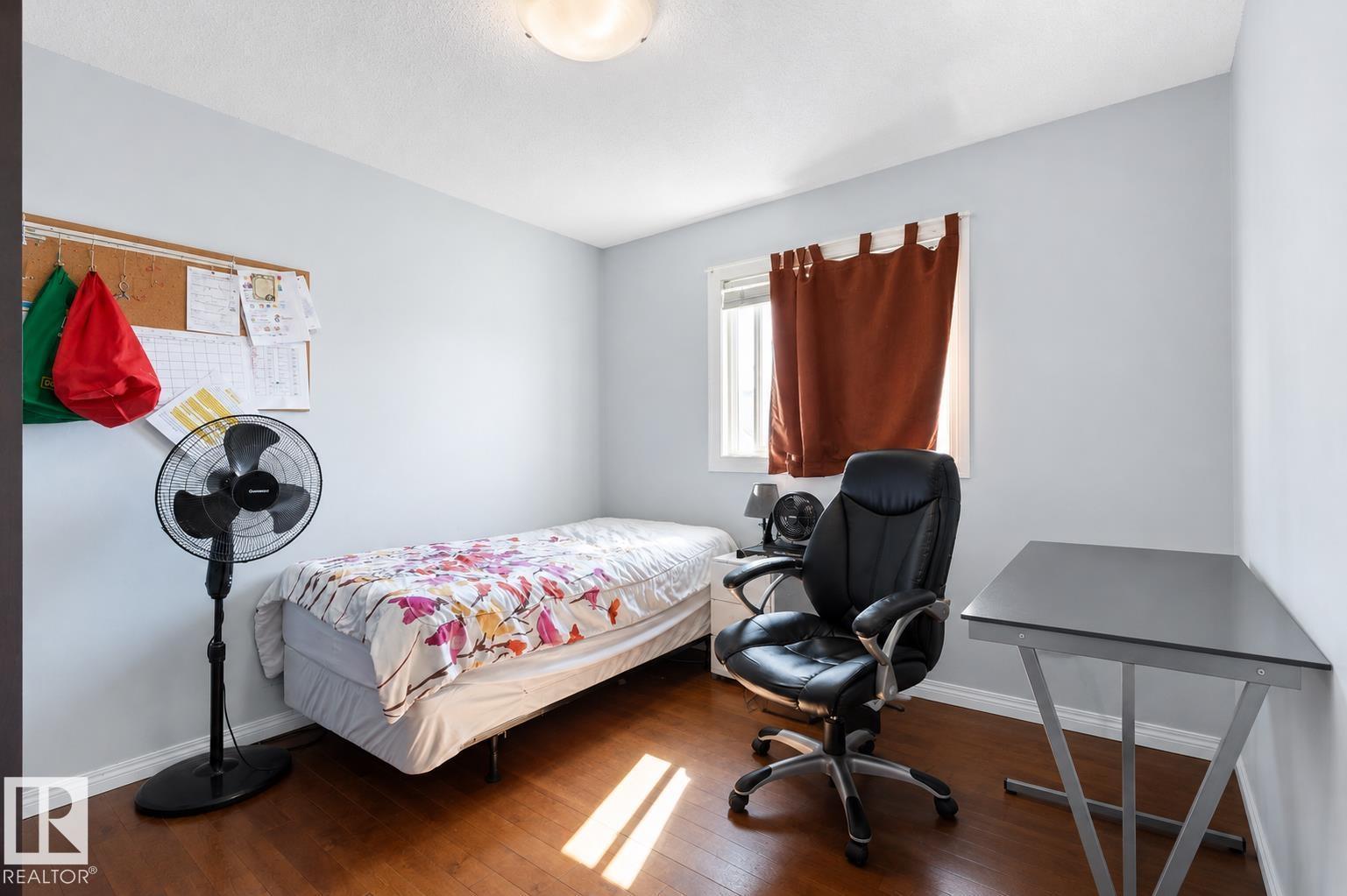 4608 39 ST - 18