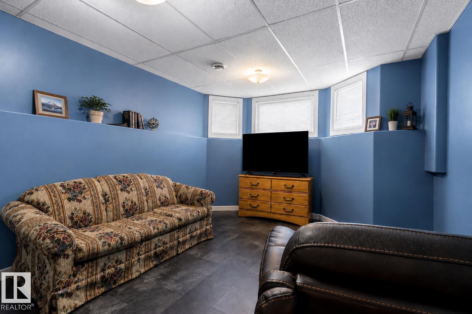 4608 39 ST - 24
