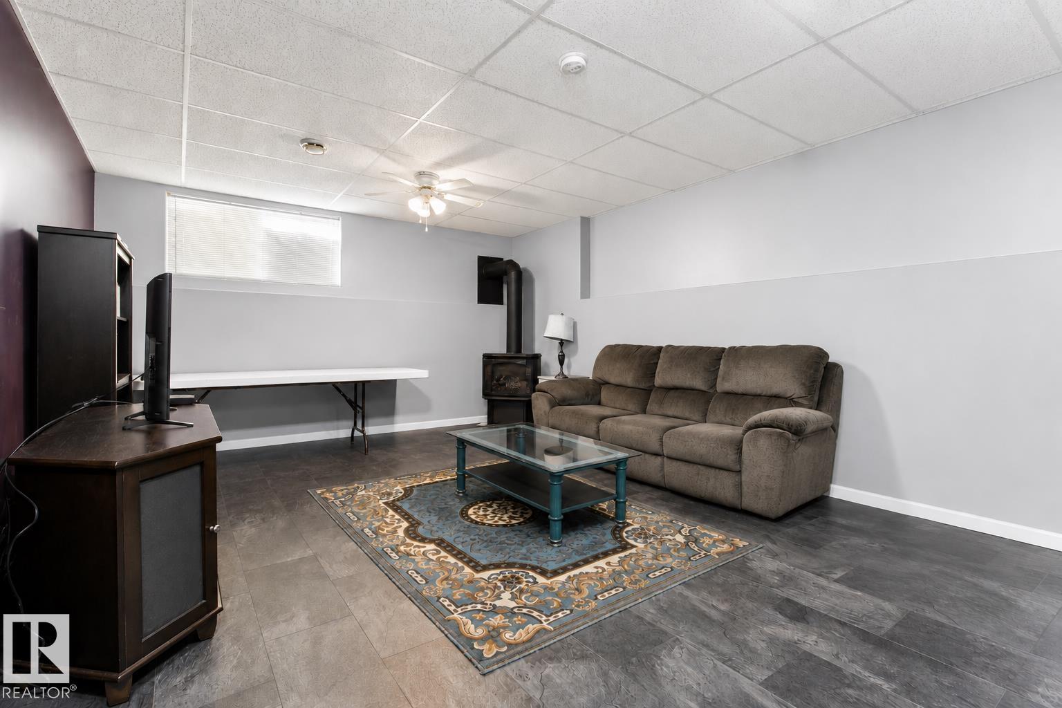 4608 39 ST - 22