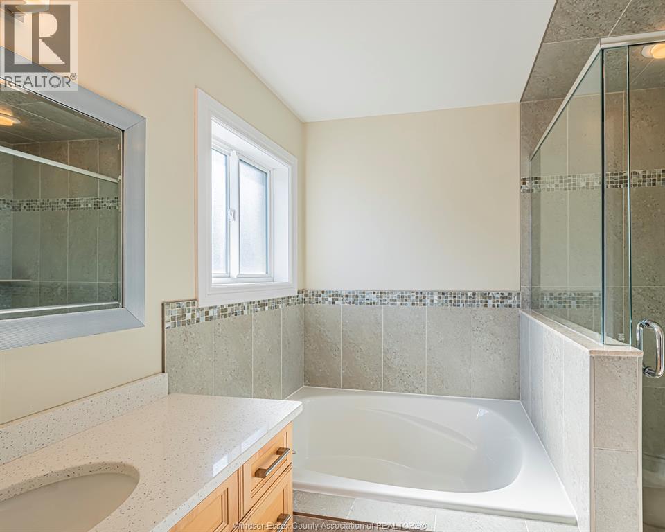 4001 COSENZA STREET, Windsor, Ontario, N9G0A5 — Photo 32