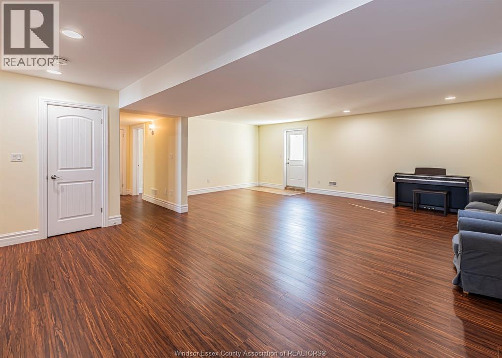 4001 COSENZA STREET, Windsor, Ontario, N9G0A5 — Photo 3