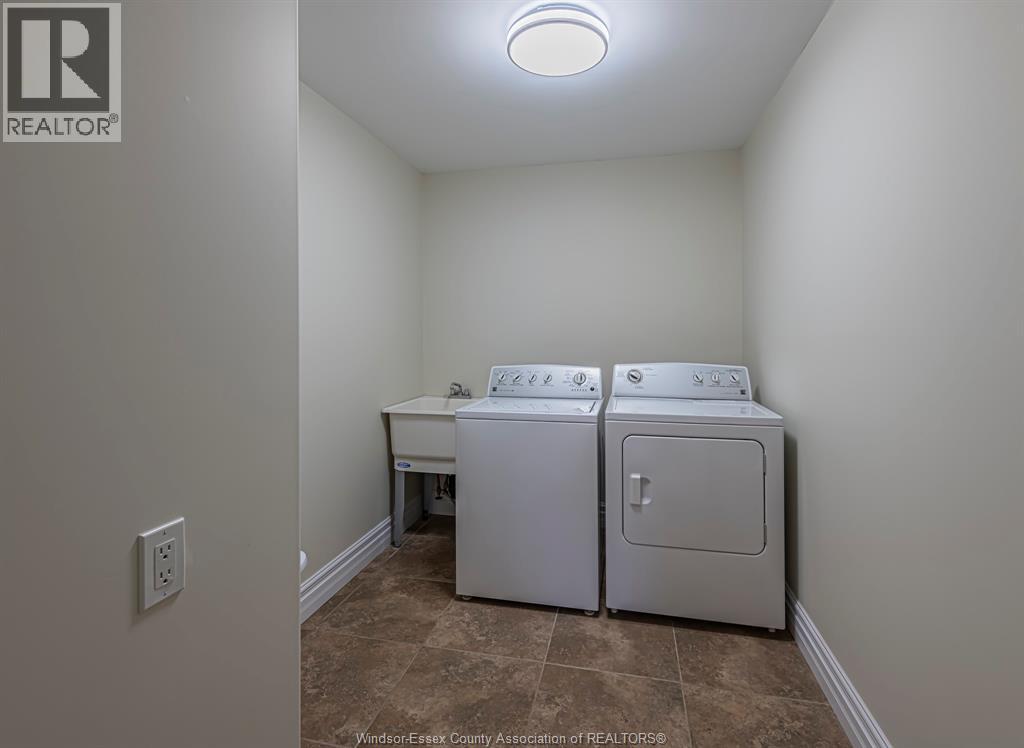 4001 COSENZA STREET, Windsor, Ontario, N9G0A5 — Photo 27