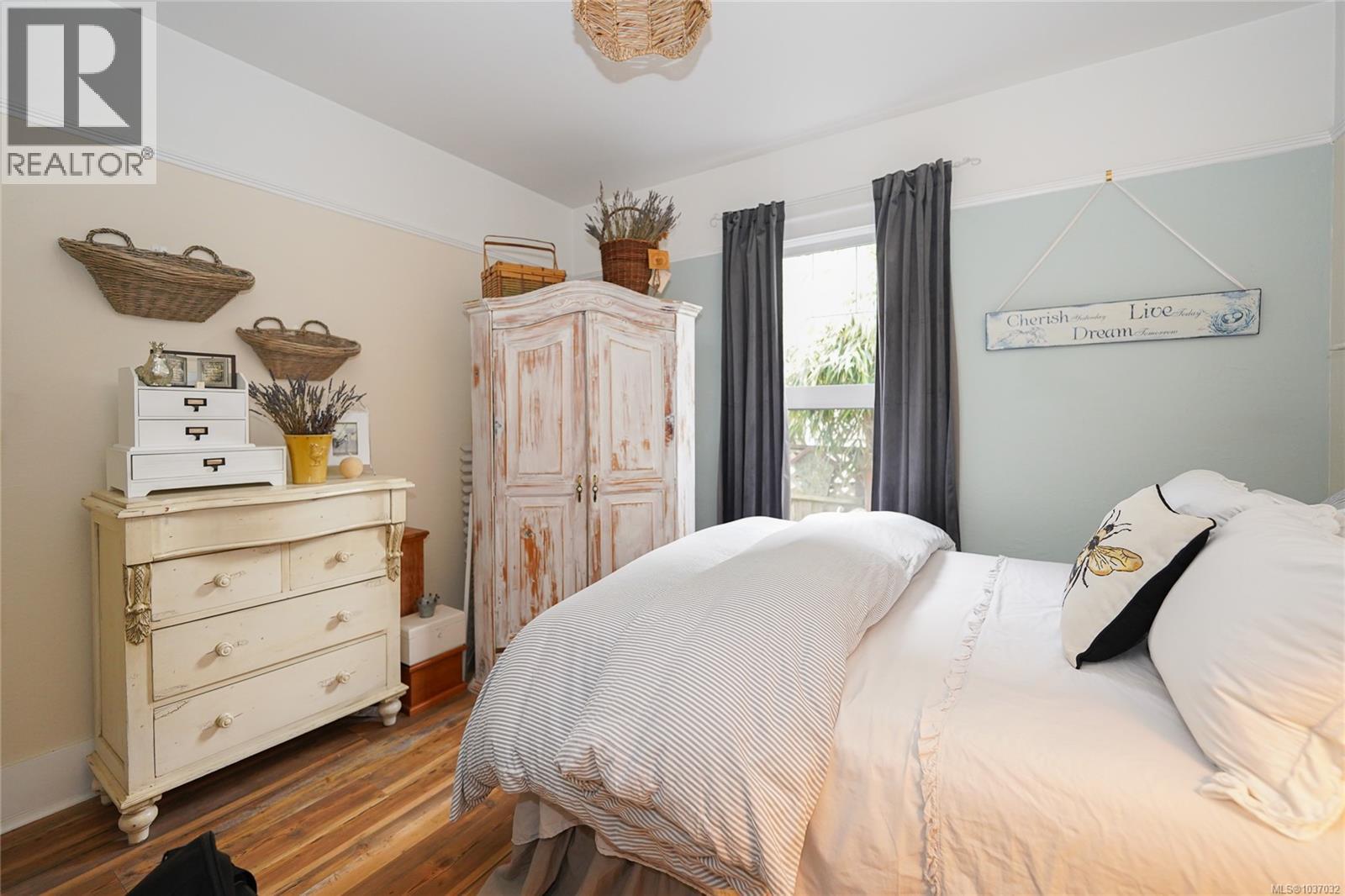 814 Hereward Rd - 28