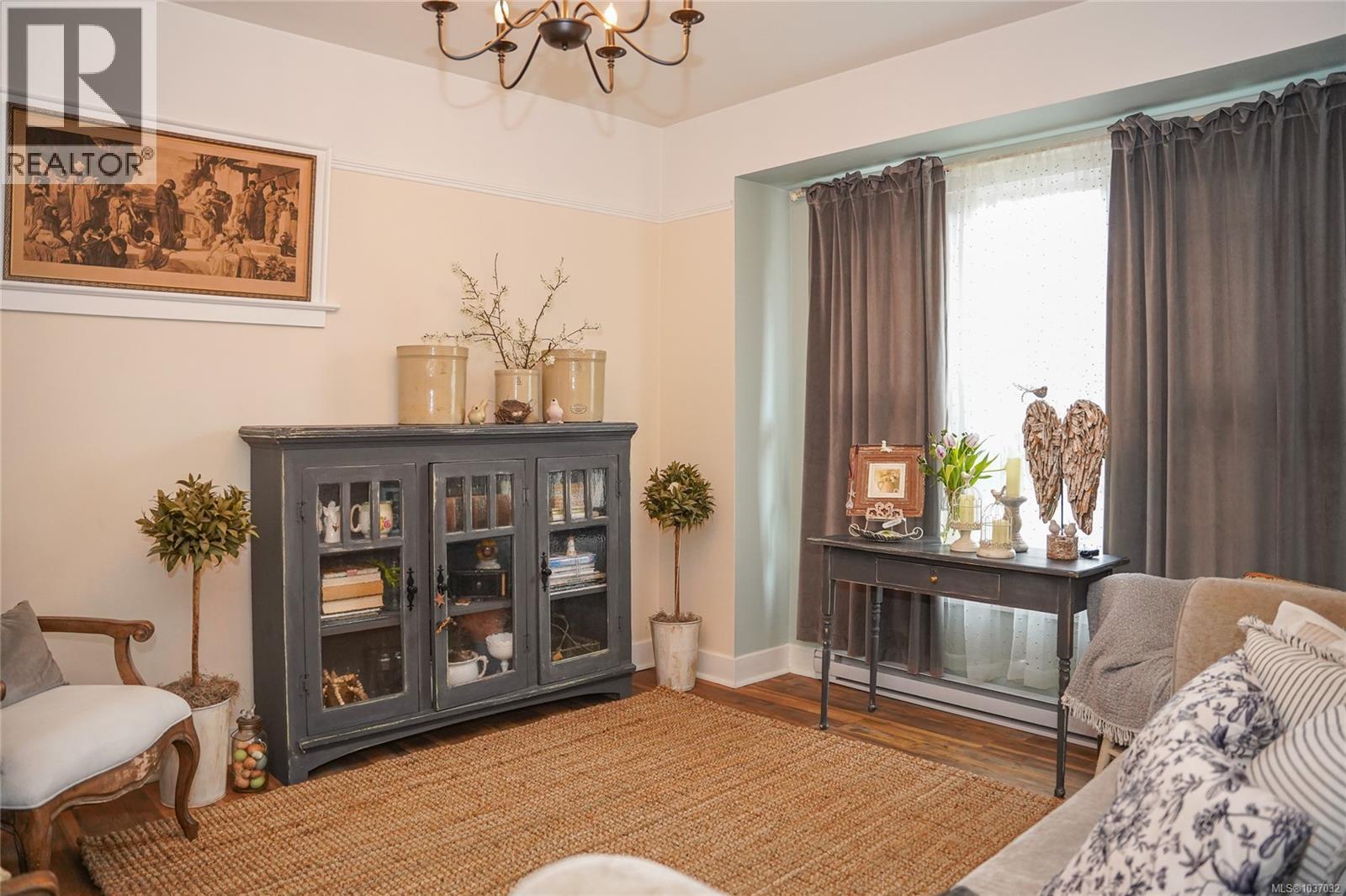 814 Hereward Rd - 37