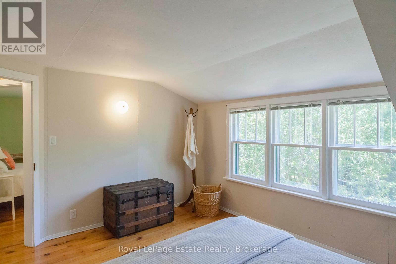 138 THIRD AVENUE N - 26