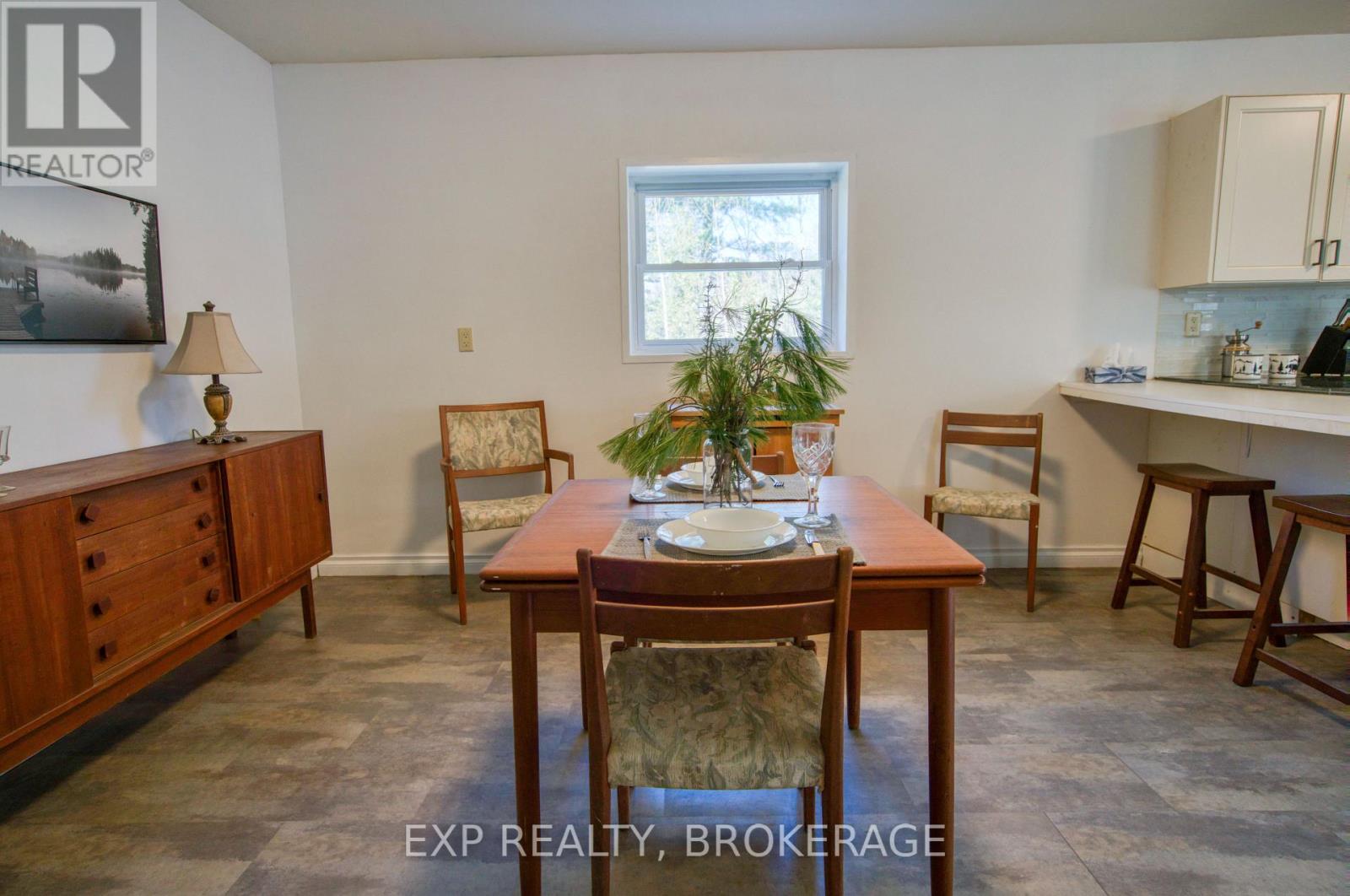 371 SHERBROOKE DRIVE - 12