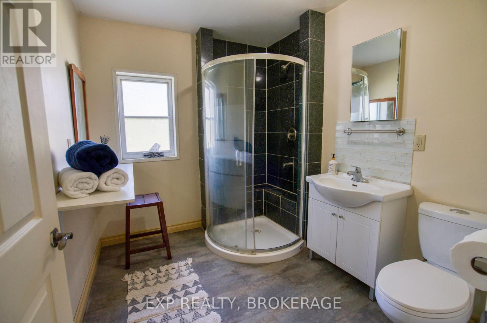 371 SHERBROOKE DRIVE - 17