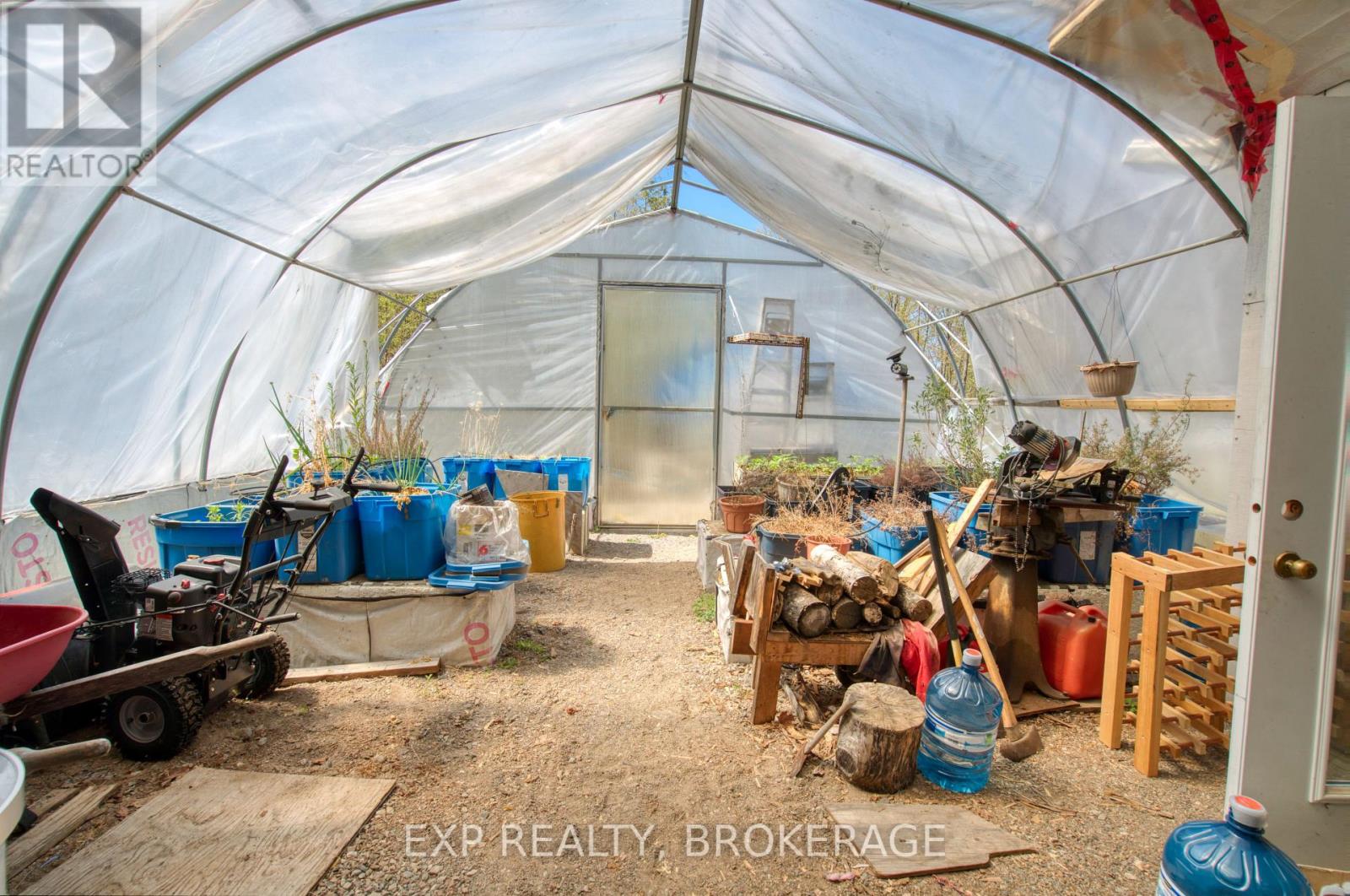 371 SHERBROOKE DRIVE - 23
