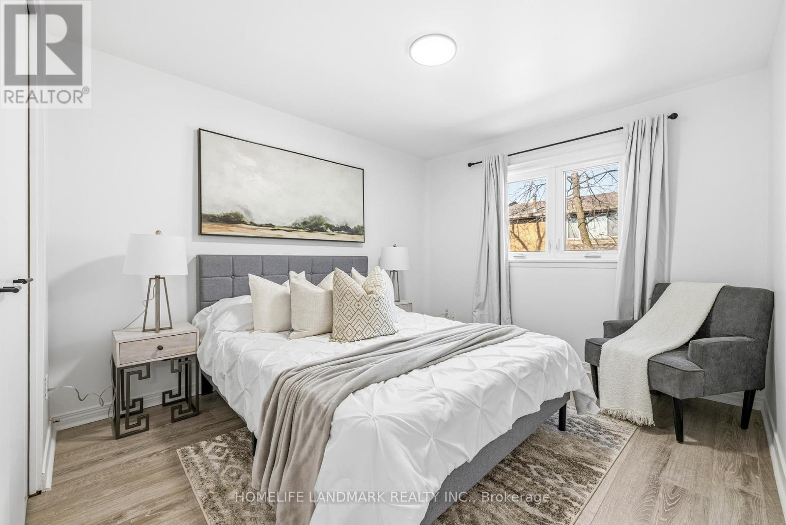 #9 1270 GAINSBOROUGH DRIVE - 18
