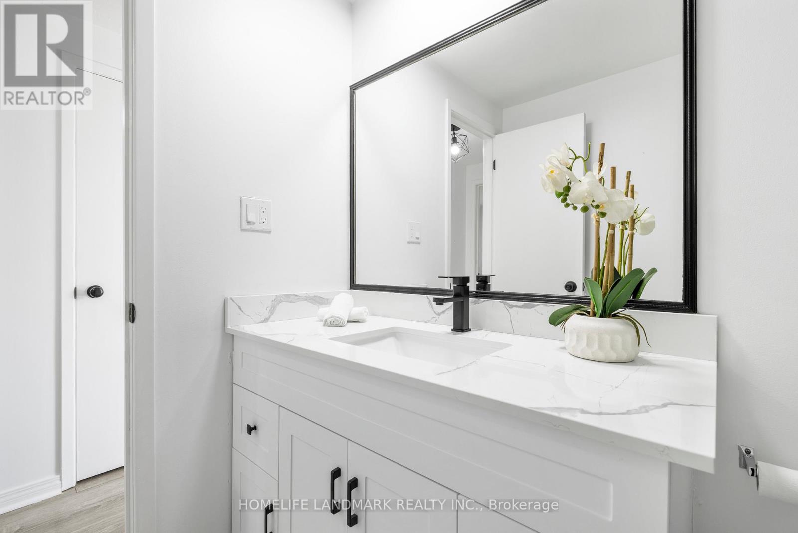 #9 1270 GAINSBOROUGH DRIVE - 24