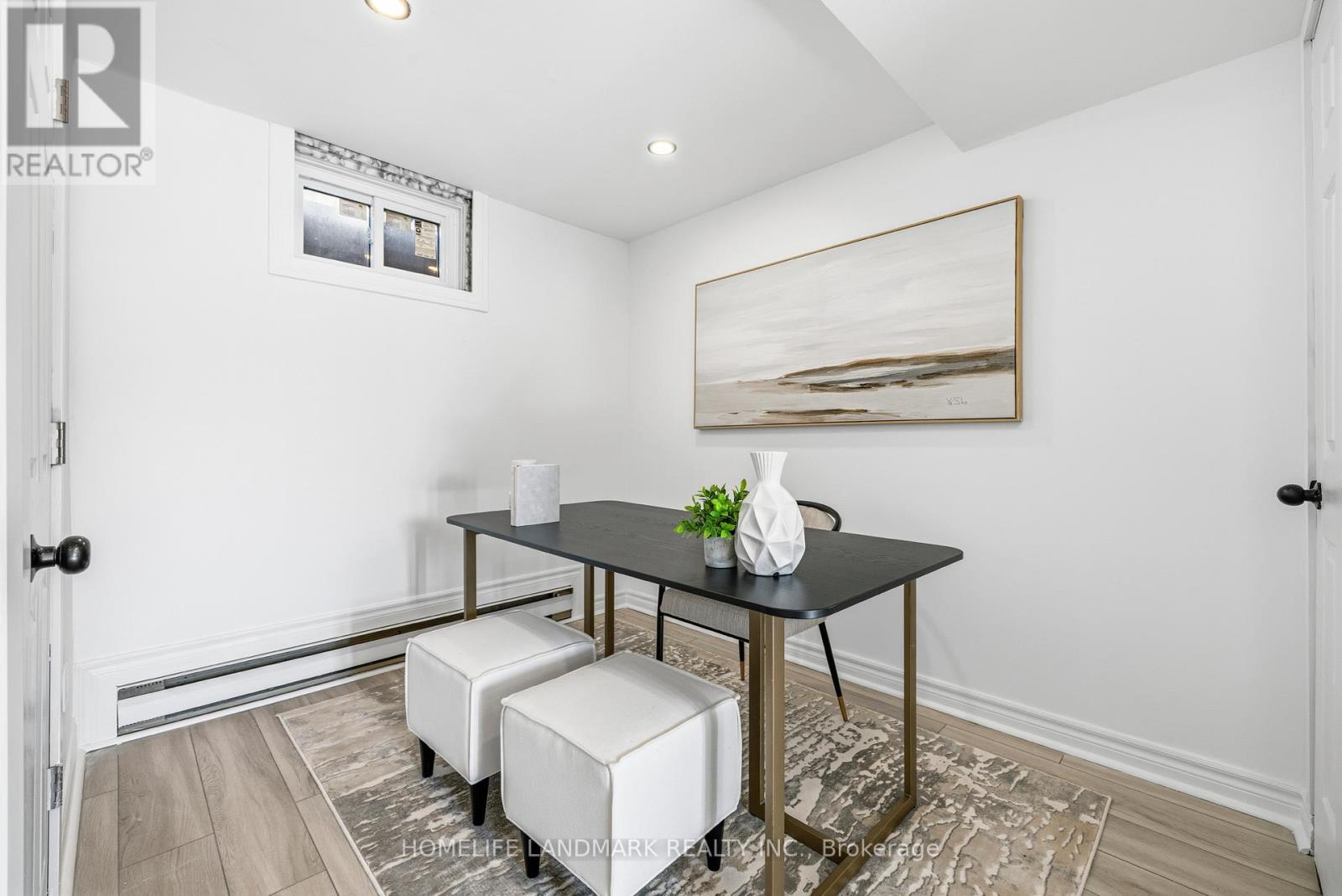 #9 1270 GAINSBOROUGH DRIVE - 27