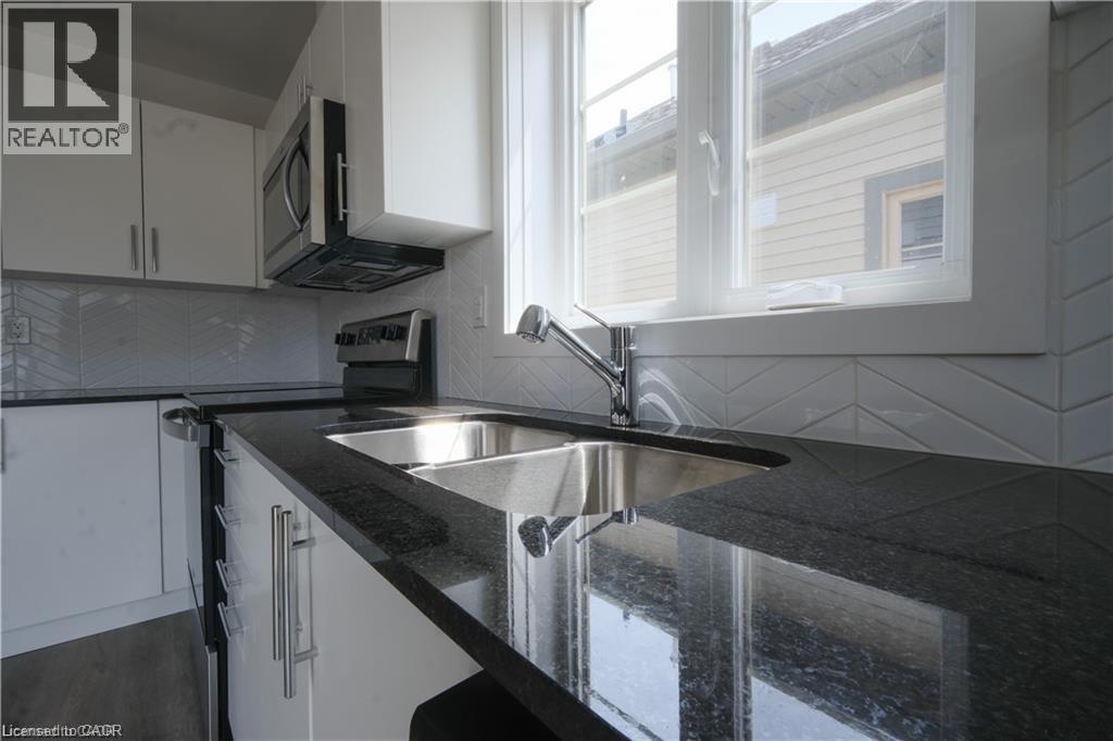 205 WEST OAK Trail Unit# 58, Kitchener, Ontario, N2R0R9 — Photo 11