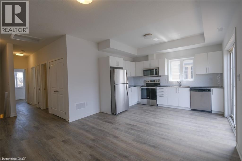 205 WEST OAK Trail Unit# 58, Kitchener, Ontario, N2R0R9 — Photo 4