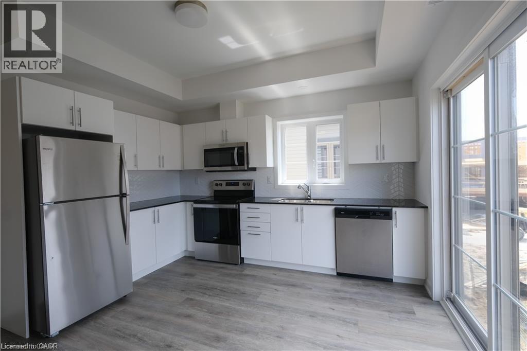 205 WEST OAK Trail Unit# 58, Kitchener, Ontario, N2R0R9 — Photo 5