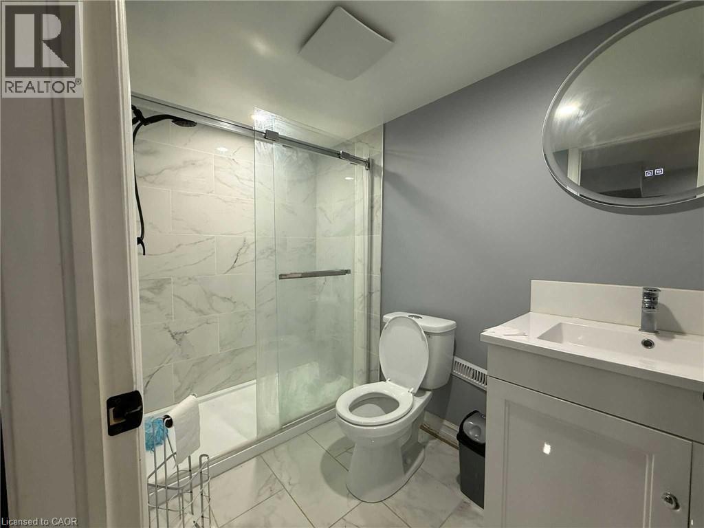 952 DUNNIGAN Court Unit# Lower, Kitchener, Ontario, N2B0A8 — Photo 3