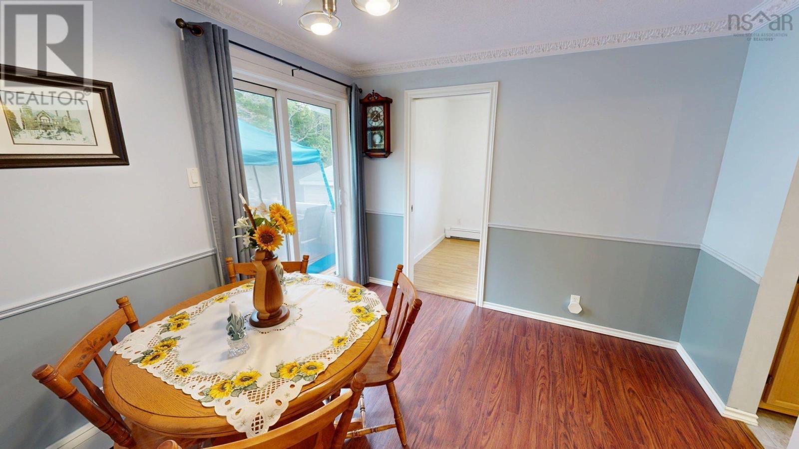 Property 28 of 49 of 3095 MacLeod Avenue