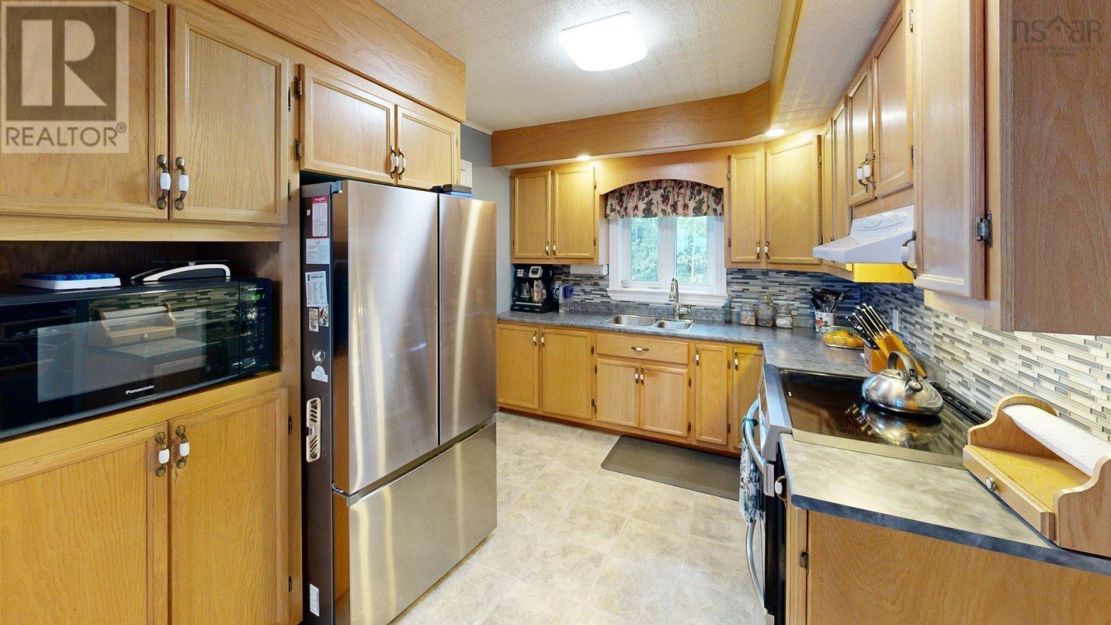 Property 40 of 49 of 3095 MacLeod Avenue