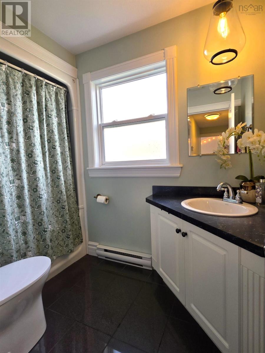 Property 21 of 32 of 34 Lakeridge Crescent