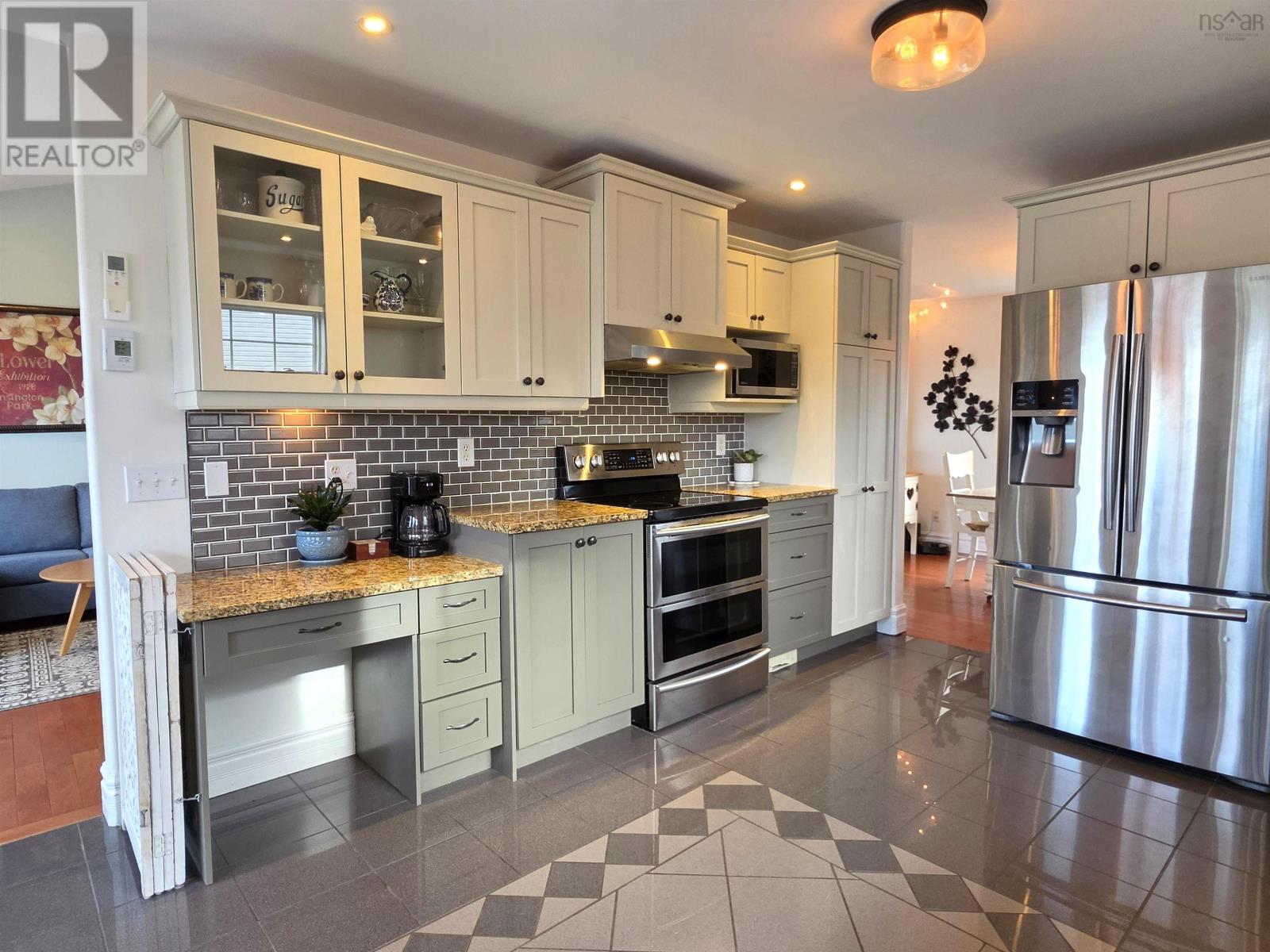 Property 7 of 32 of 34 Lakeridge Crescent