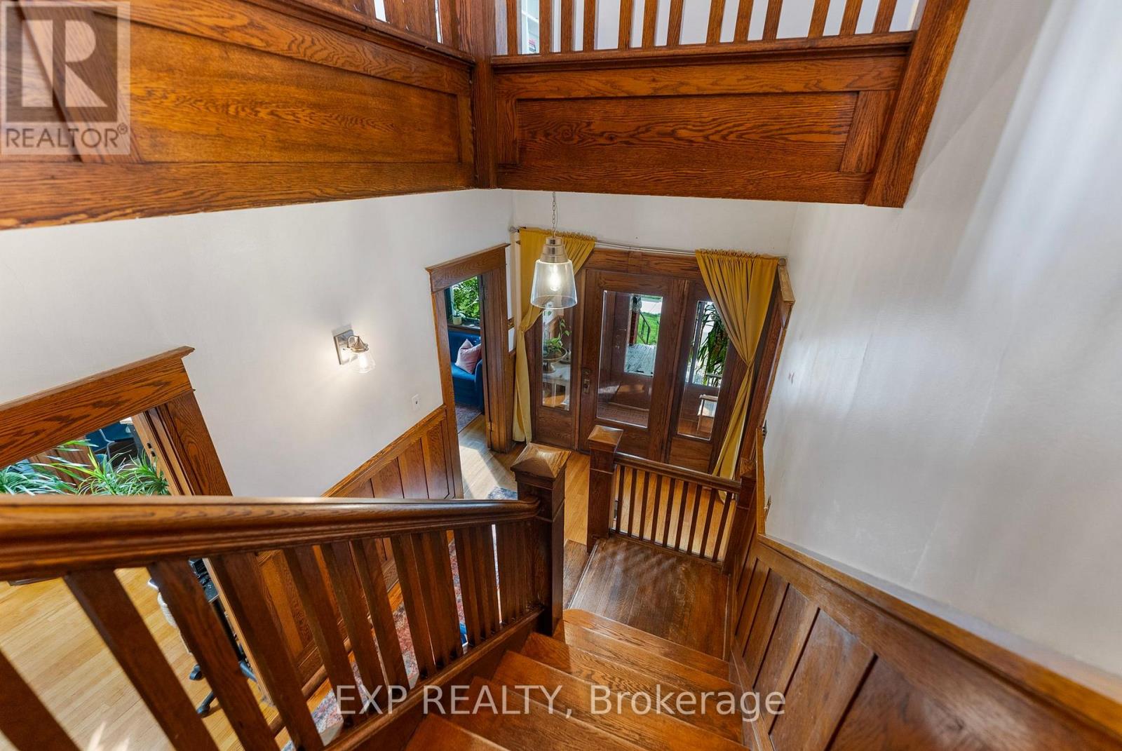 Five Plus Bedroom for Rent in Ottawa – 48 HALL AVENUE E, Ottawa – By Peter Sagos - Image 6