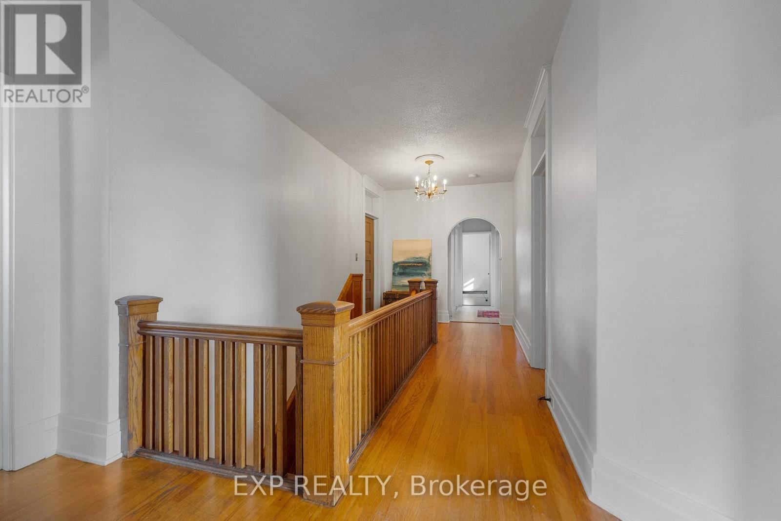 Five Plus Bedroom for Rent in Ottawa – 48 HALL AVENUE E, Ottawa – By Peter Sagos - Image 16