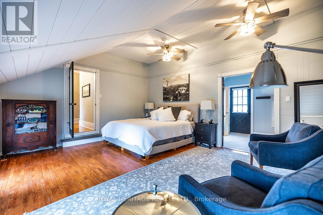 220 COCHRANE STREET - 21