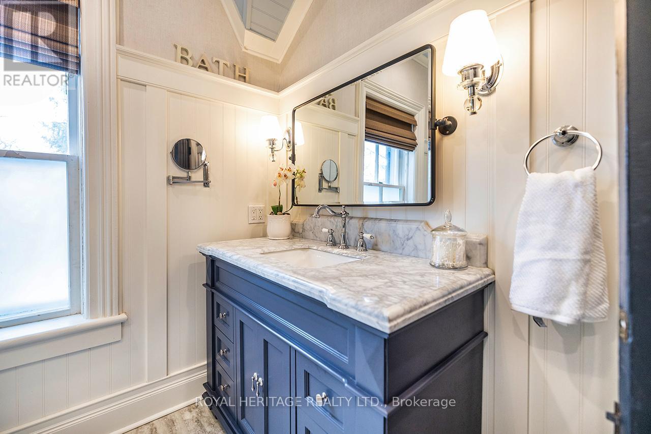 220 COCHRANE STREET - 35