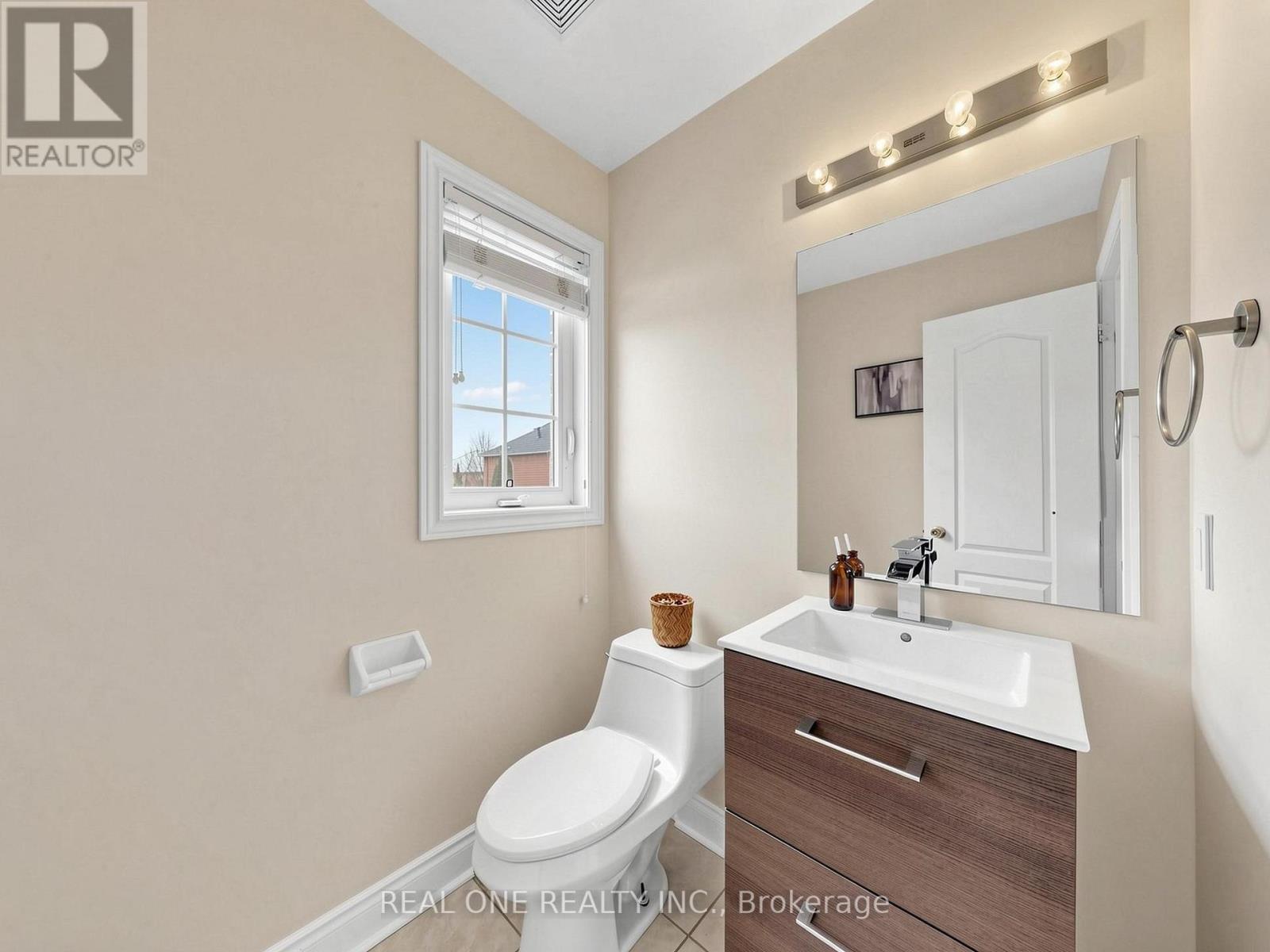 37 TRISH DRIVE - 18