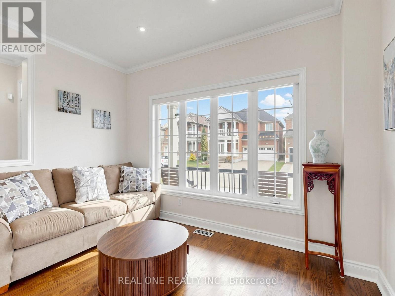 37 TRISH DRIVE - 22