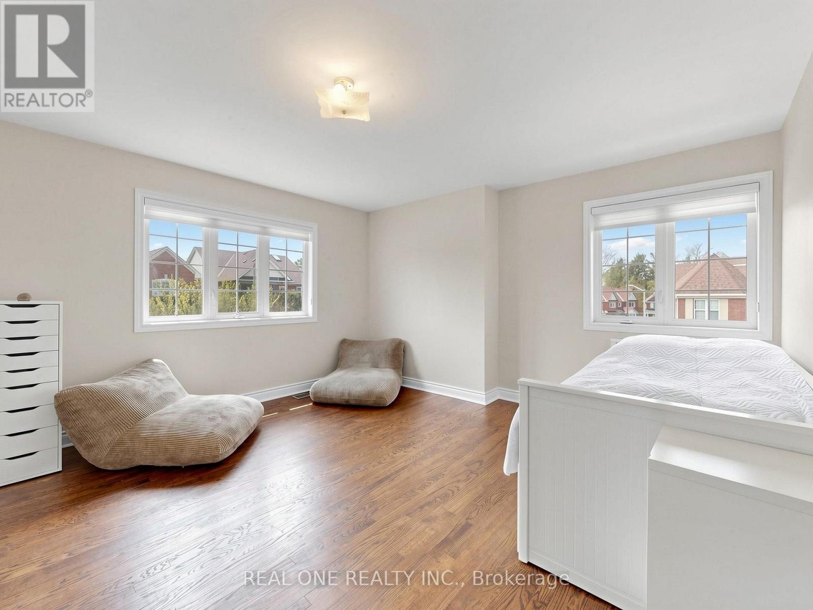 37 TRISH DRIVE - 31