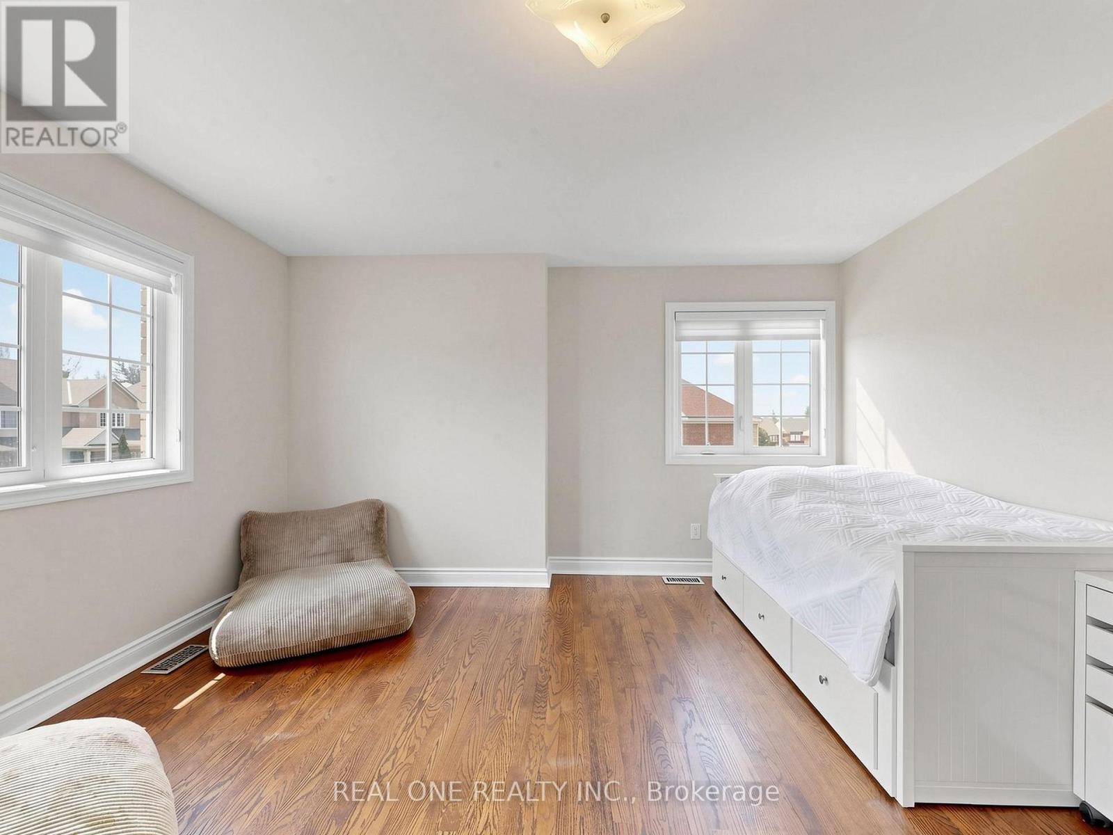 37 TRISH DRIVE - 32