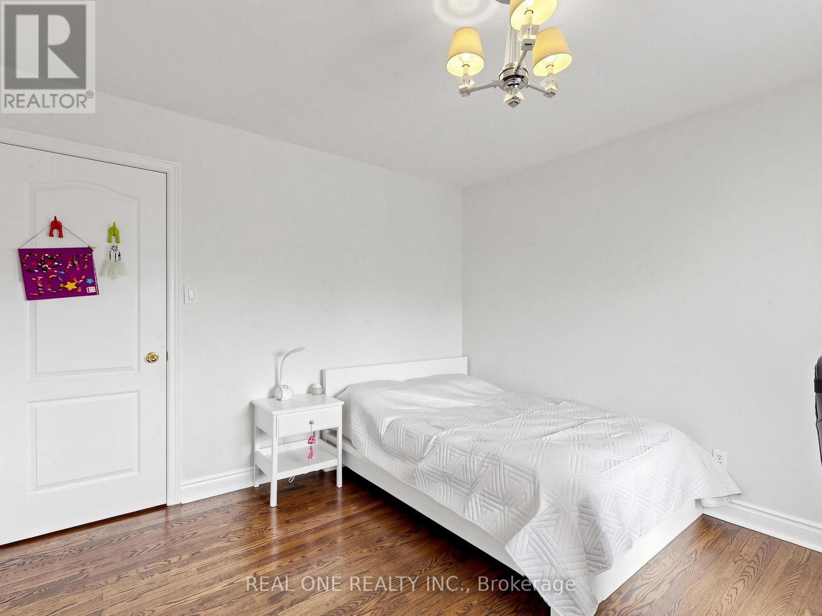 37 TRISH DRIVE - 35