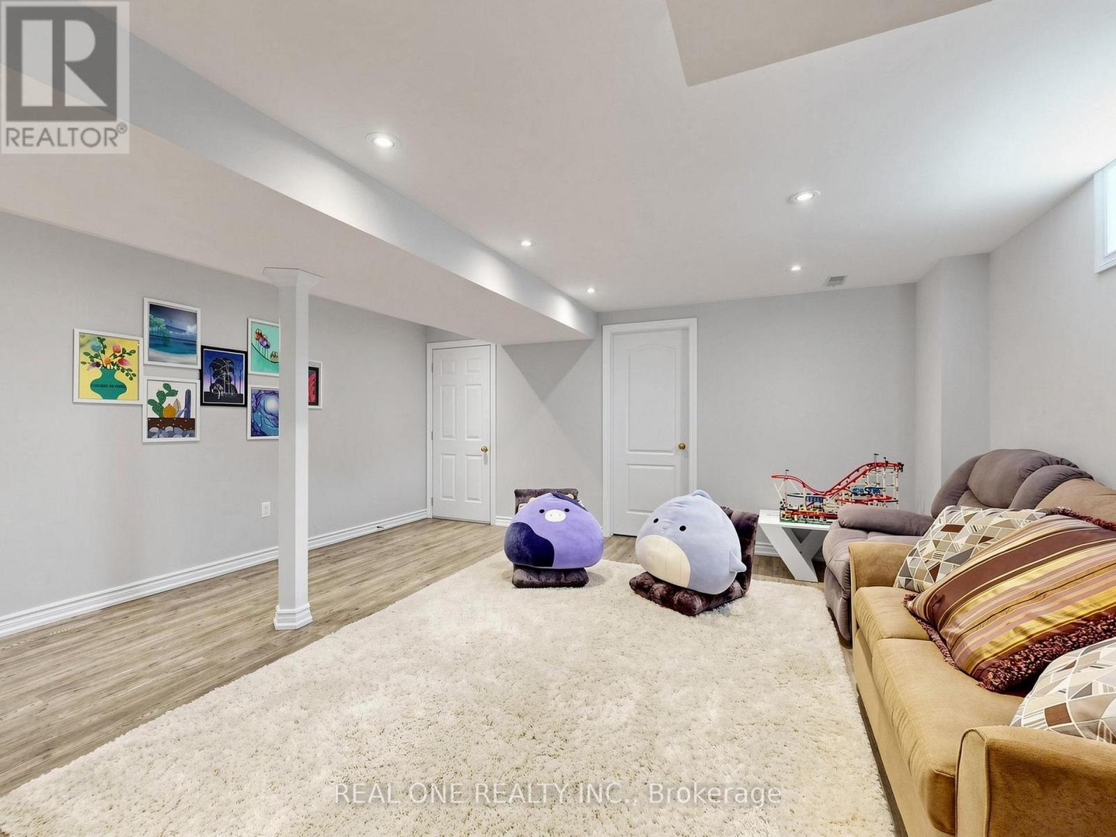 37 TRISH DRIVE - 37