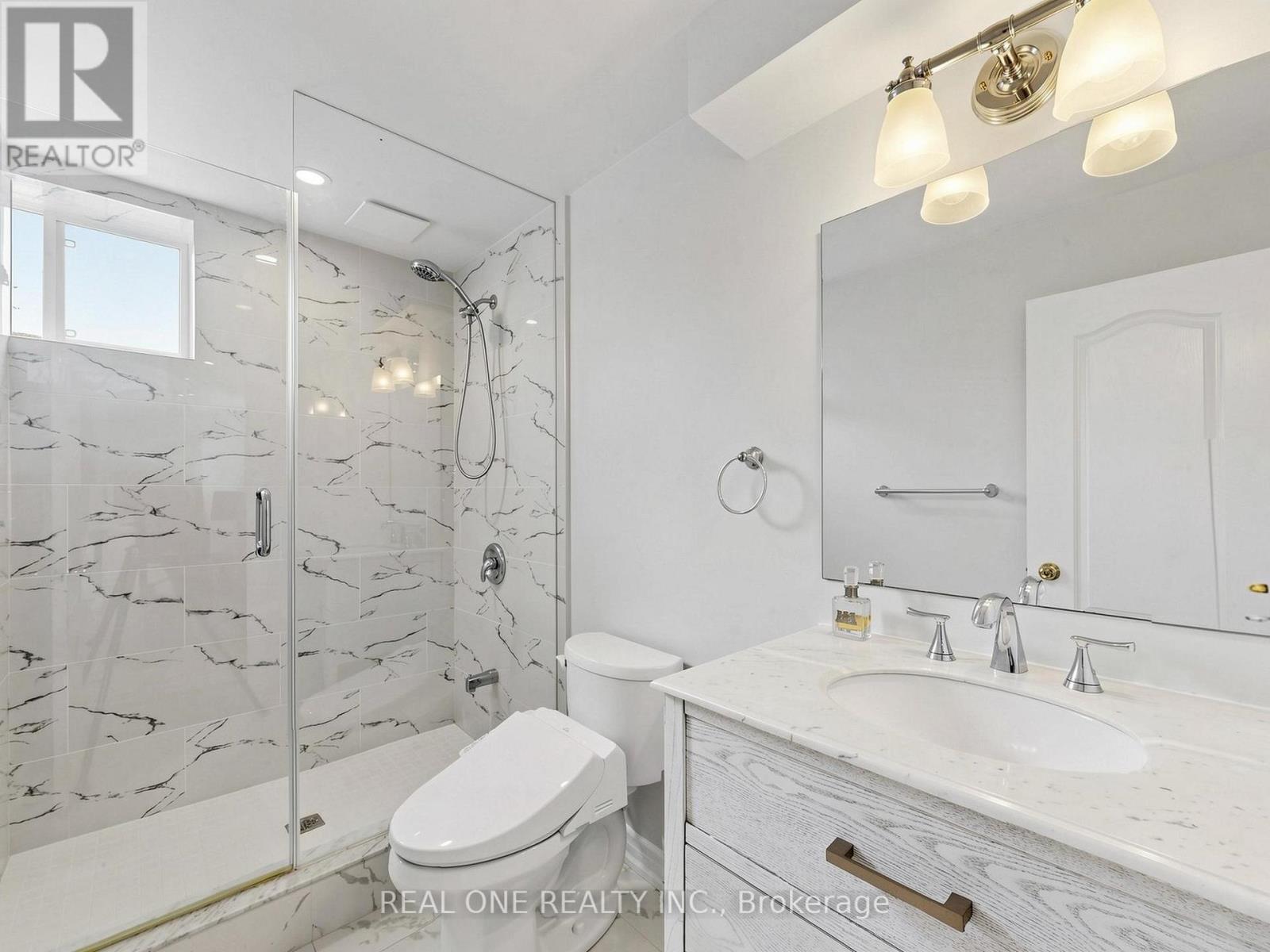 37 TRISH DRIVE - 42