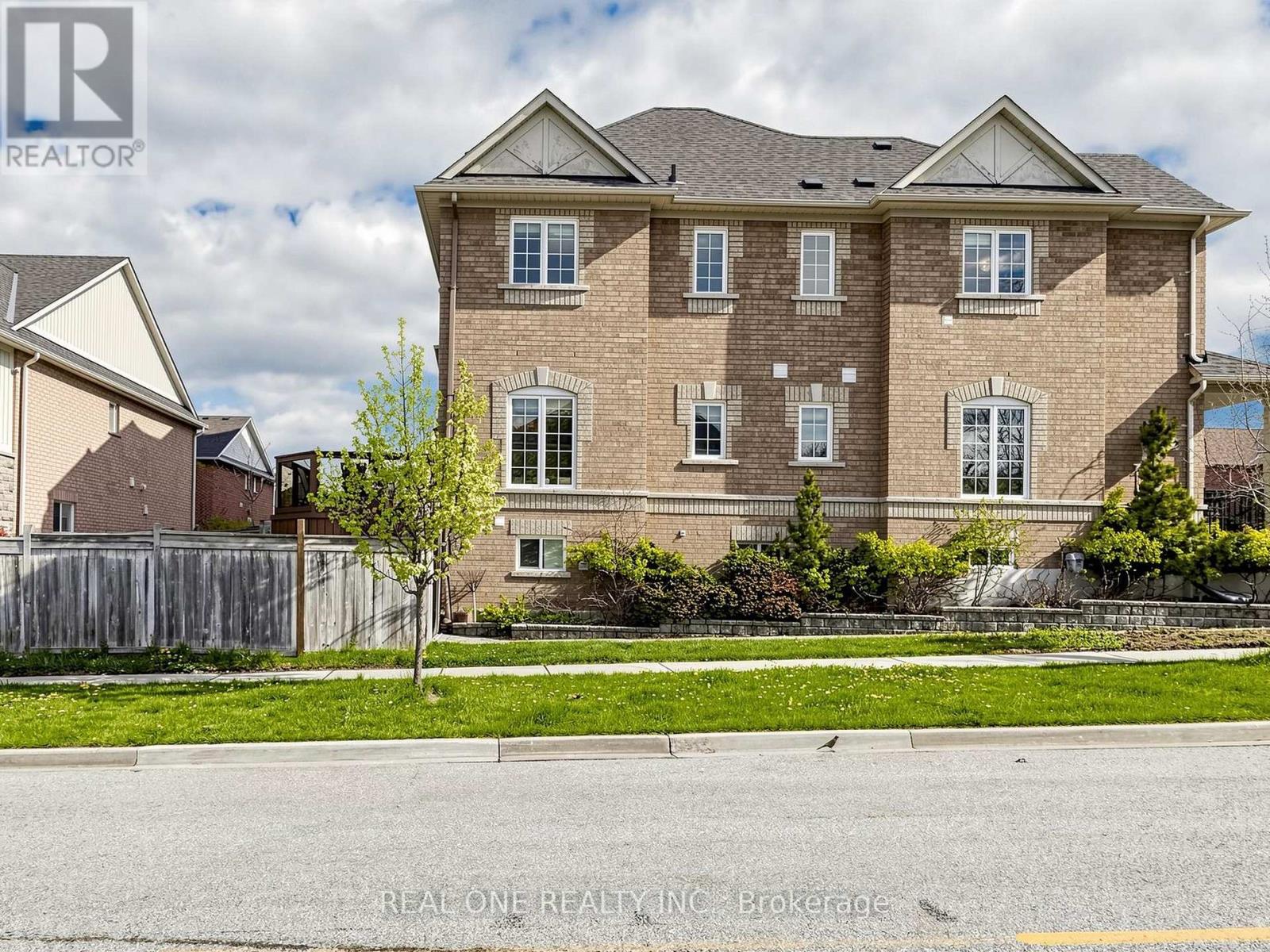 37 TRISH DRIVE - 46