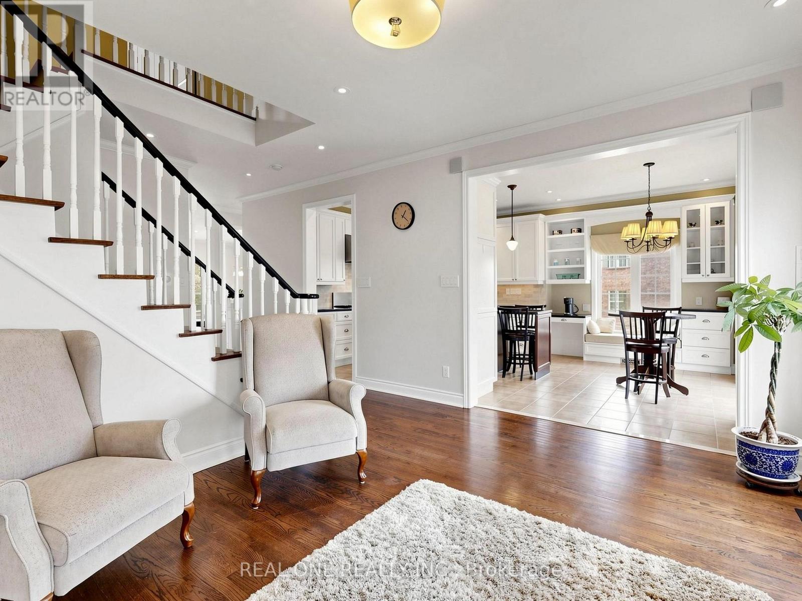 37 TRISH DRIVE - 6
