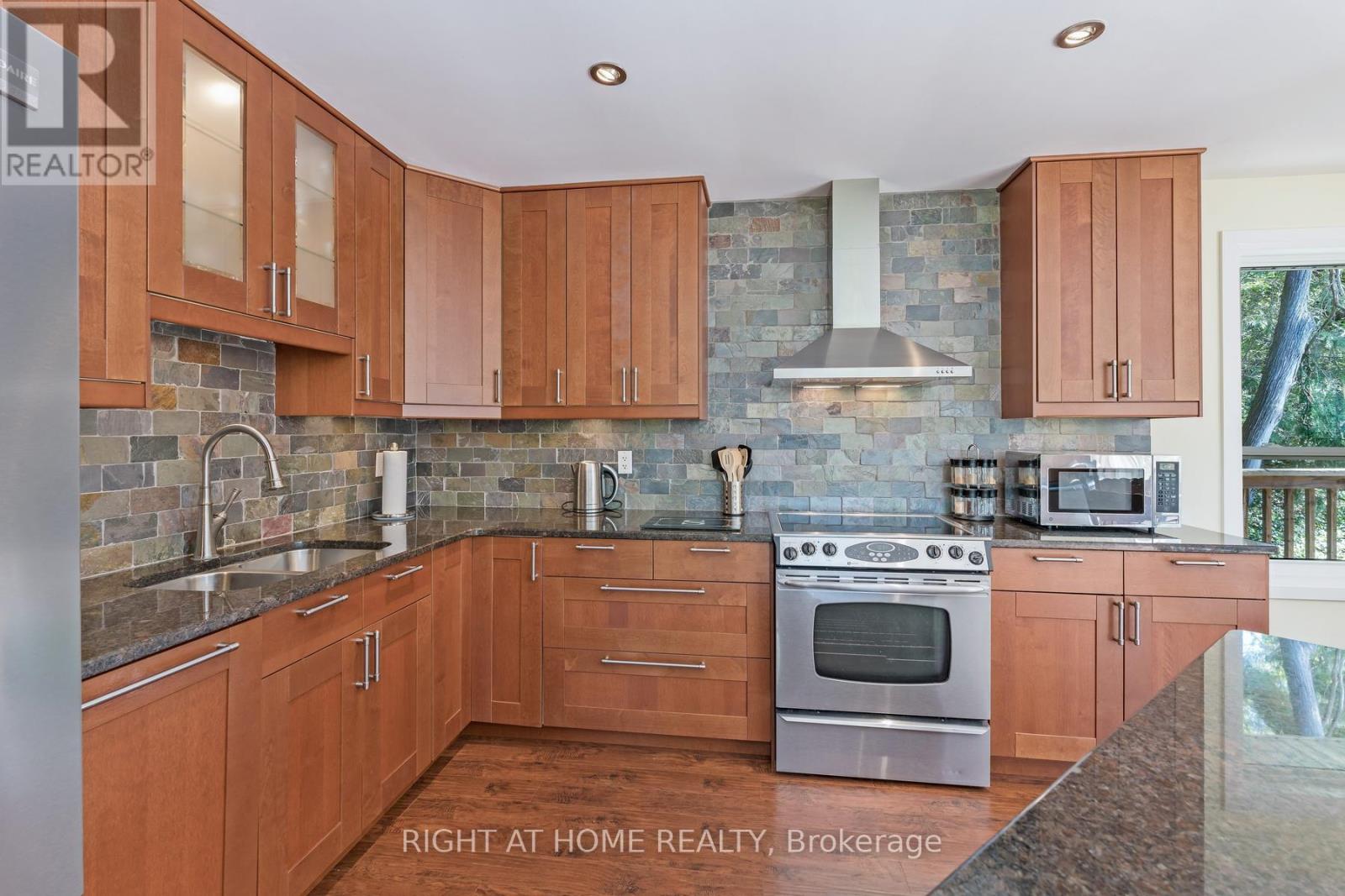 68 EWING STREET - 16