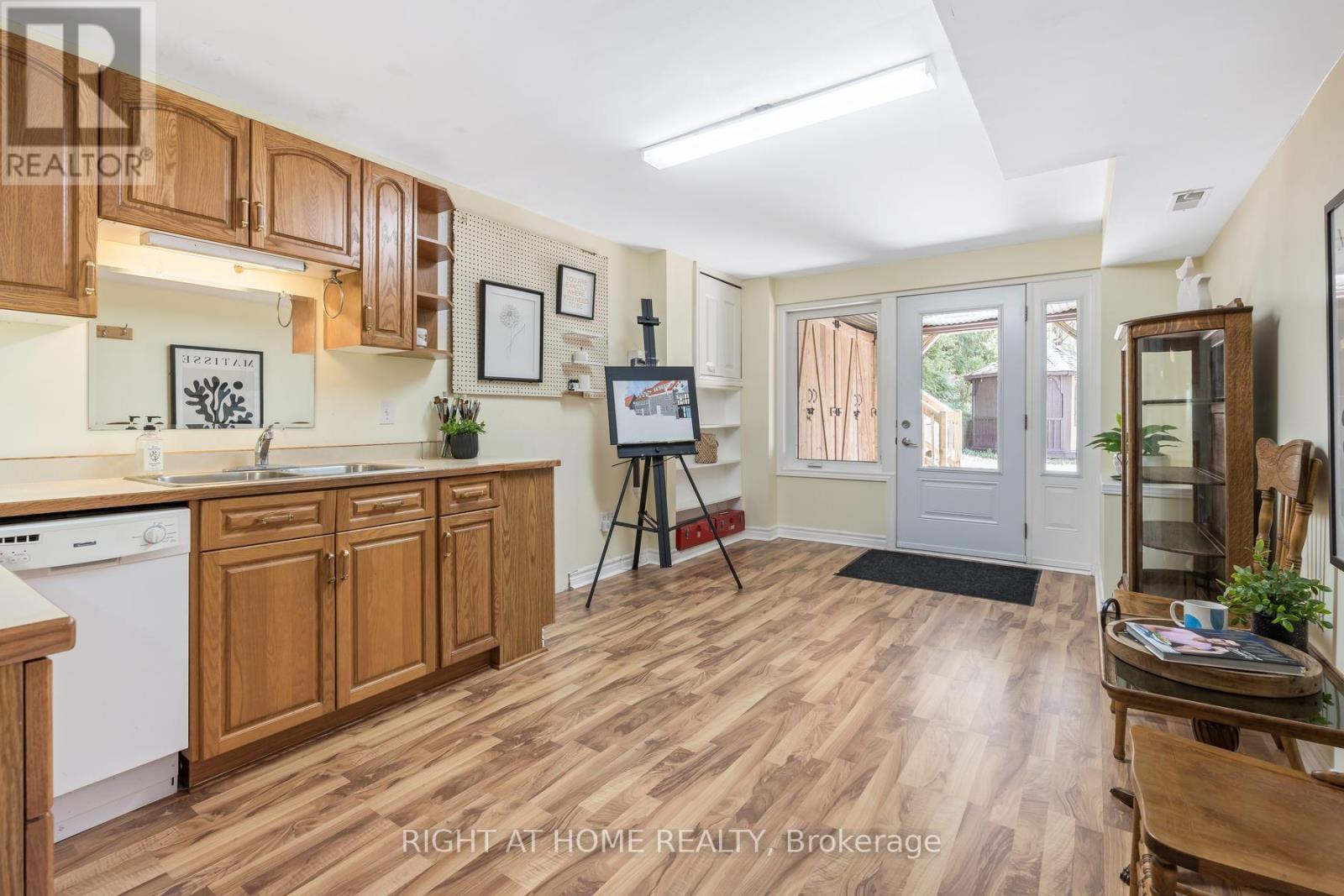 68 EWING STREET - 32