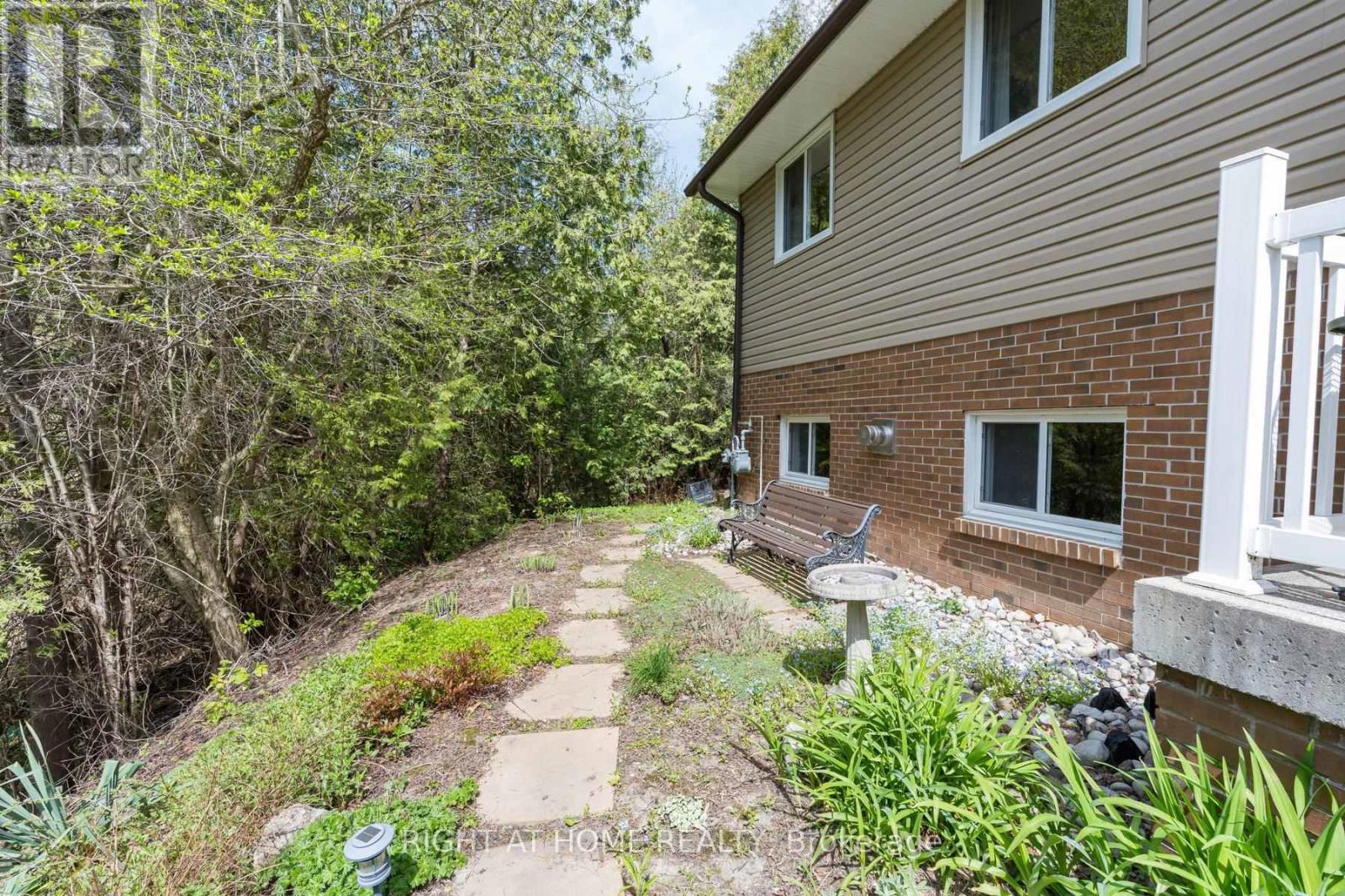 68 EWING STREET - 38