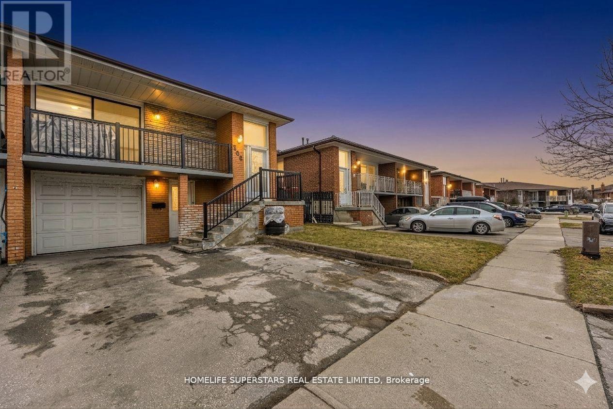 306 ROYAL SALISBURY WAY - 2