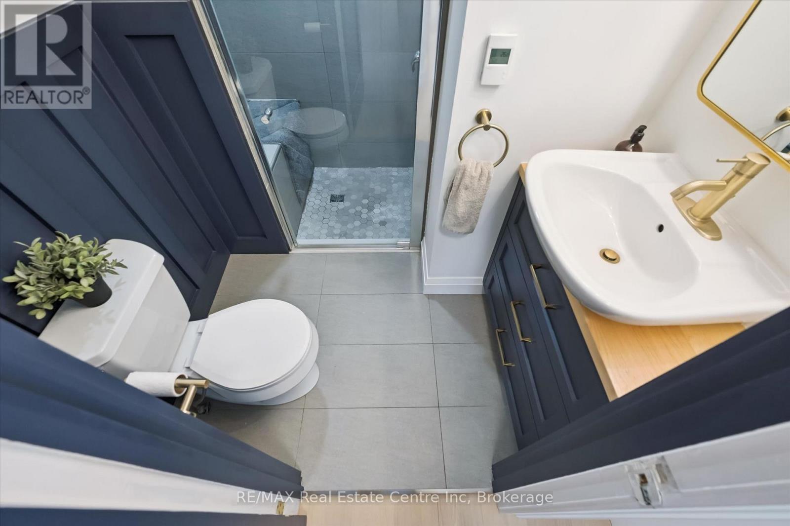 200 ST GEORGE STREET E - 14