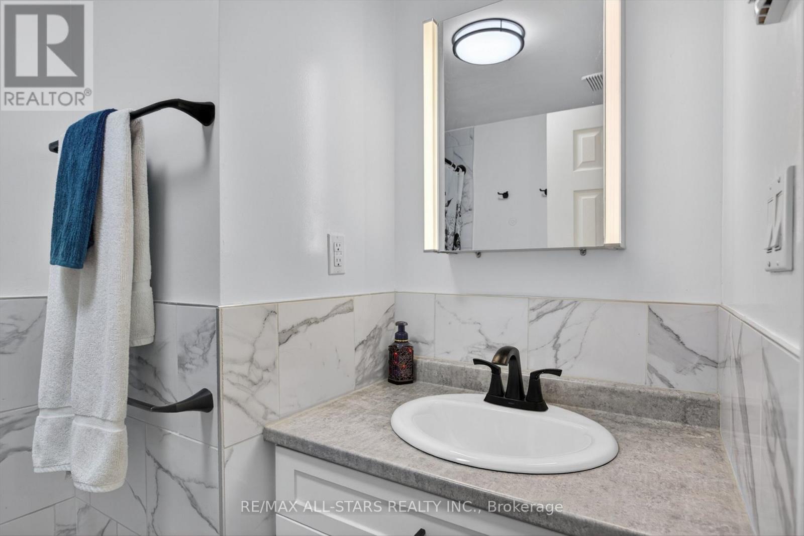 38 ELLIOT STREET - 20