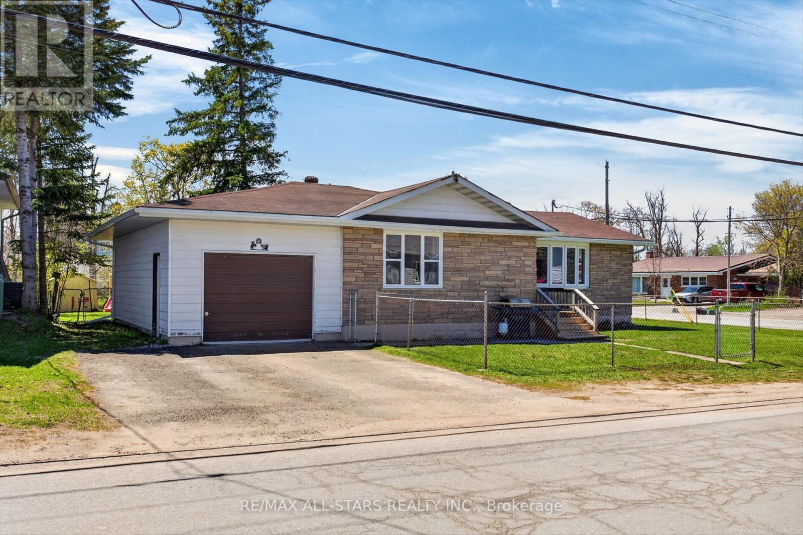 38 ELLIOT STREET - 25